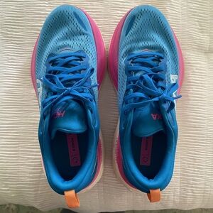 HOKA Bondi 8
Women’s size 8B